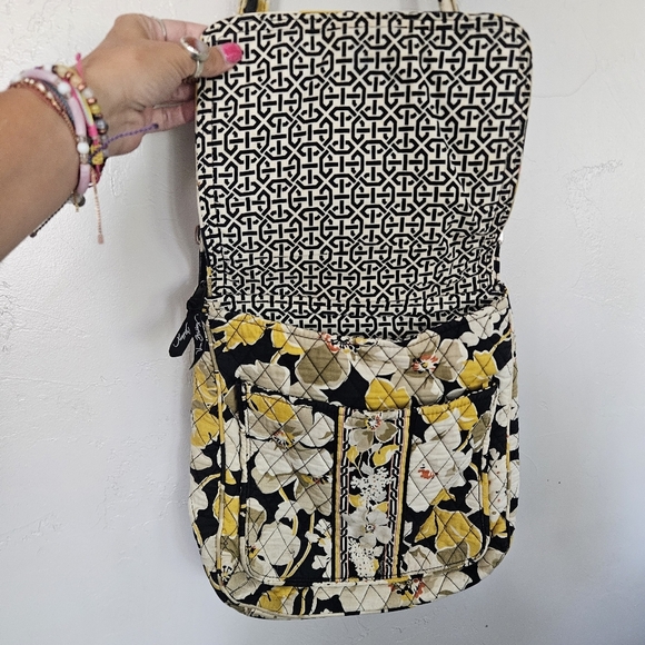 Vera Bradley Dogwood Mailbag 100% Cotton Yellow Floral Patterned Shoulder Bag - Picture 6 of 10